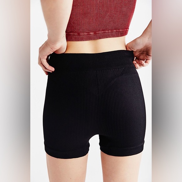 Free People Prajna Shorts Black Size M/L yoga athletic bottoms - Picture 4 of 12